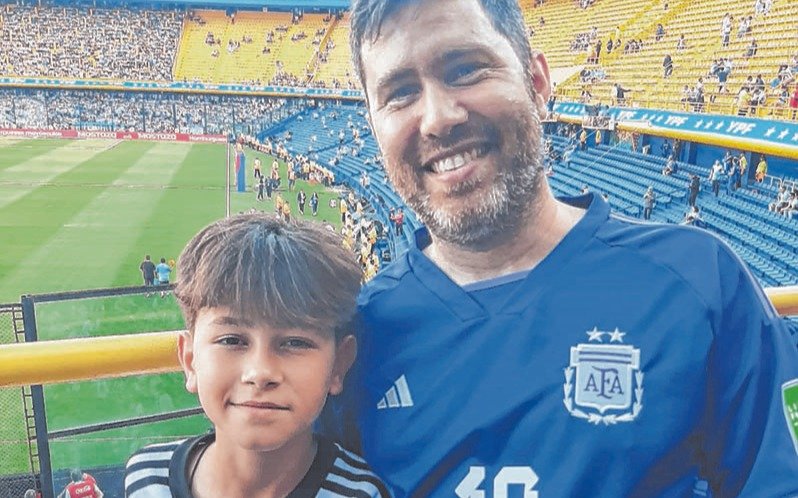 EL DIA los llevó a la Bombonera para el partido entre Argentina y Uruguay