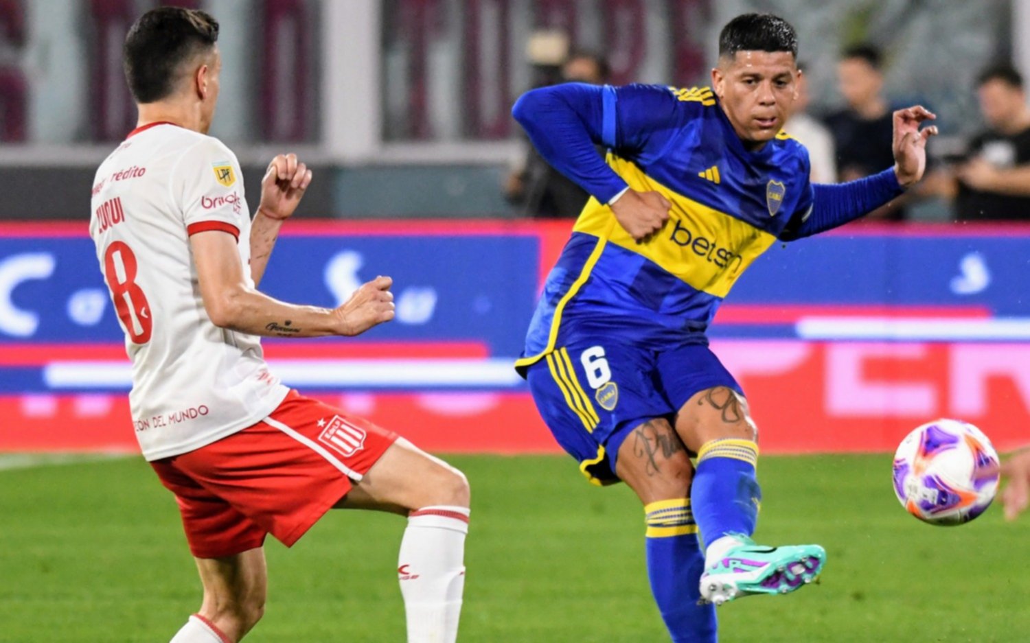 Marcos Rojo jugó un partido aparte contra su ex club