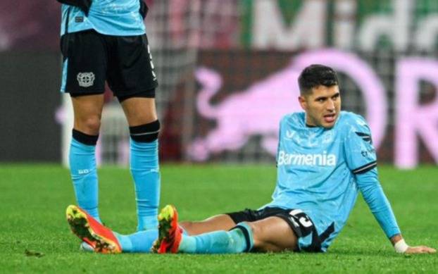 Se lesionó Exequiel Palacios en su mejor momento