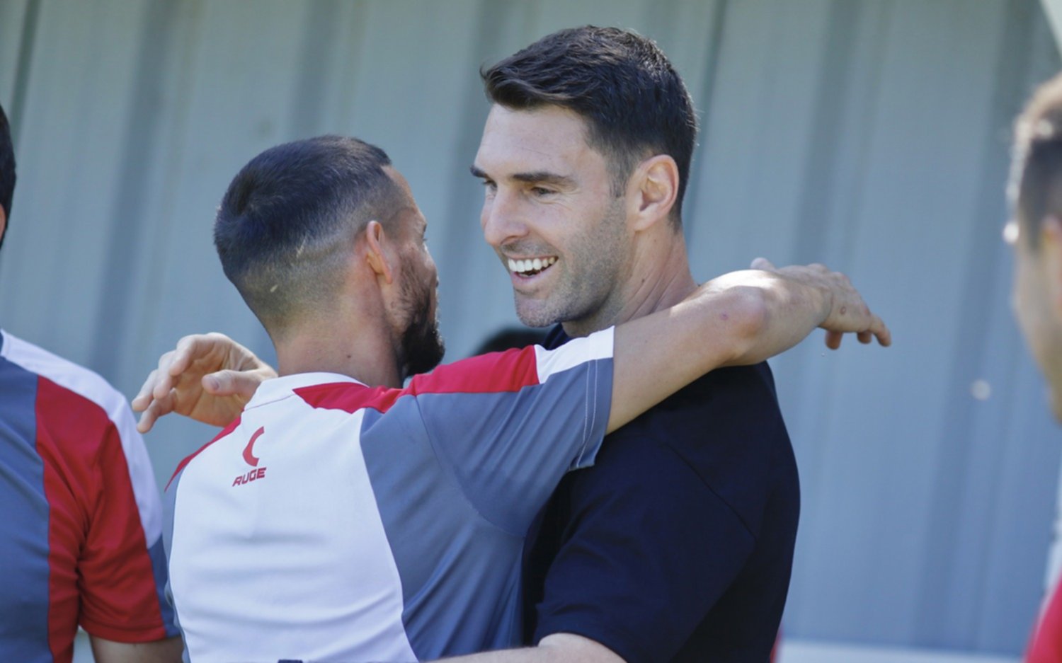 Boselli regresó al Country, de visita, y alegró la mañana de los albirrojos 