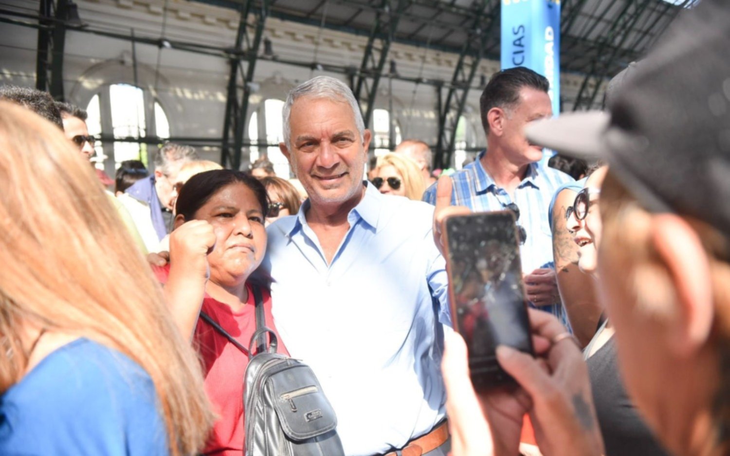 Alak se tomó el Roca para apoyar la marcha contra el paquete de leyes de Milei