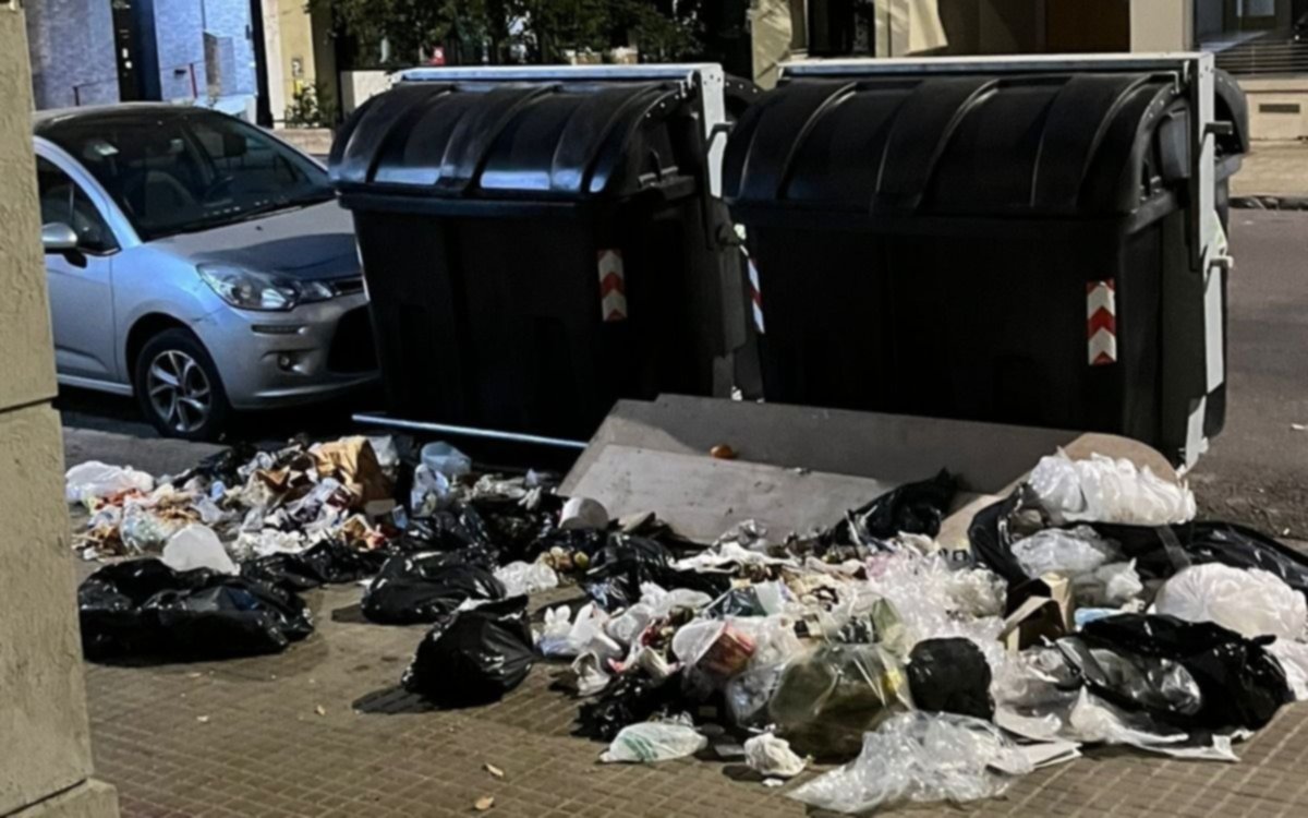 Residuos en la calle en pleno centro de la Ciudad