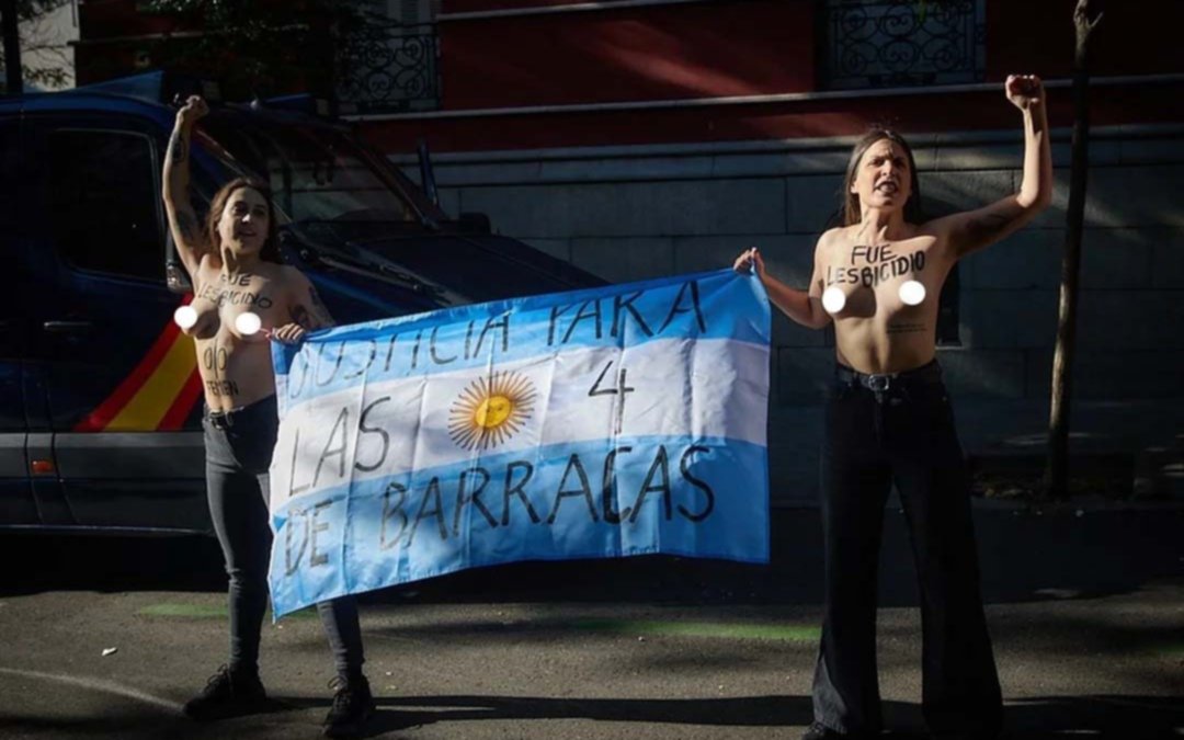 Semidesnudas, pidieron justicia por las mujeres asesinadas en Barracas