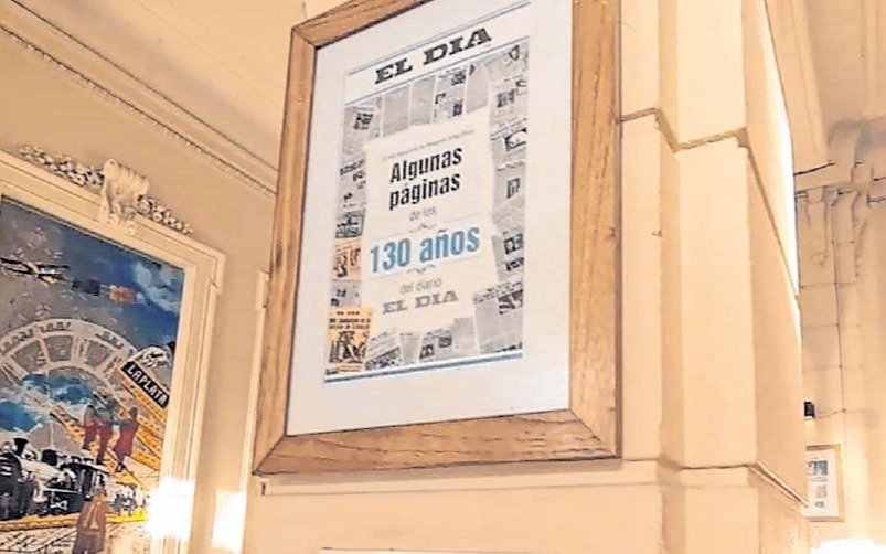 La exposición de las tapas históricas de EL DIA sigue en la Estación de Meridiano V