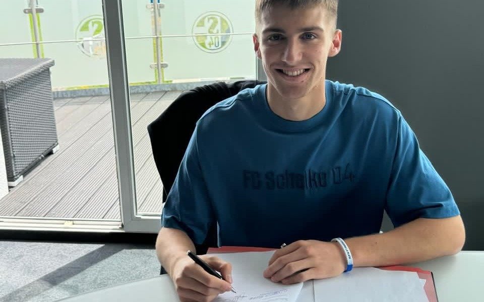 Felipe Sánchez firmó contrato y fue presentado en Schalke 04