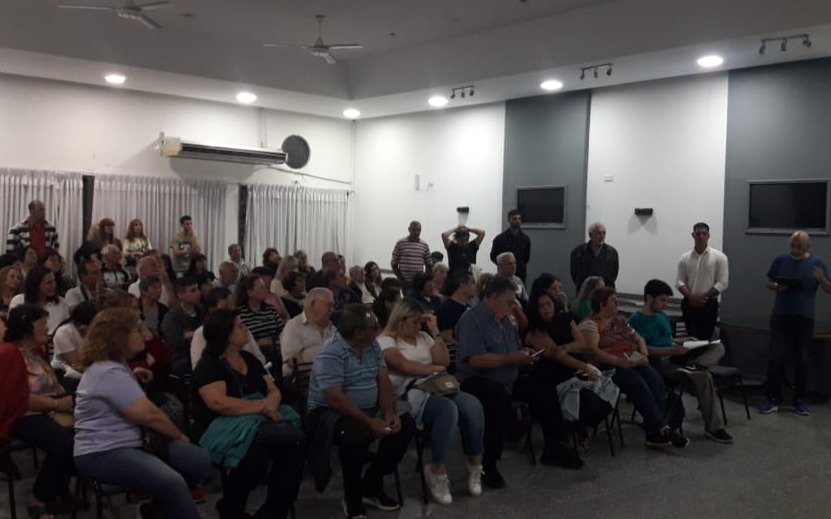 Vecinos de Los Hornos reclamaron más seguridad