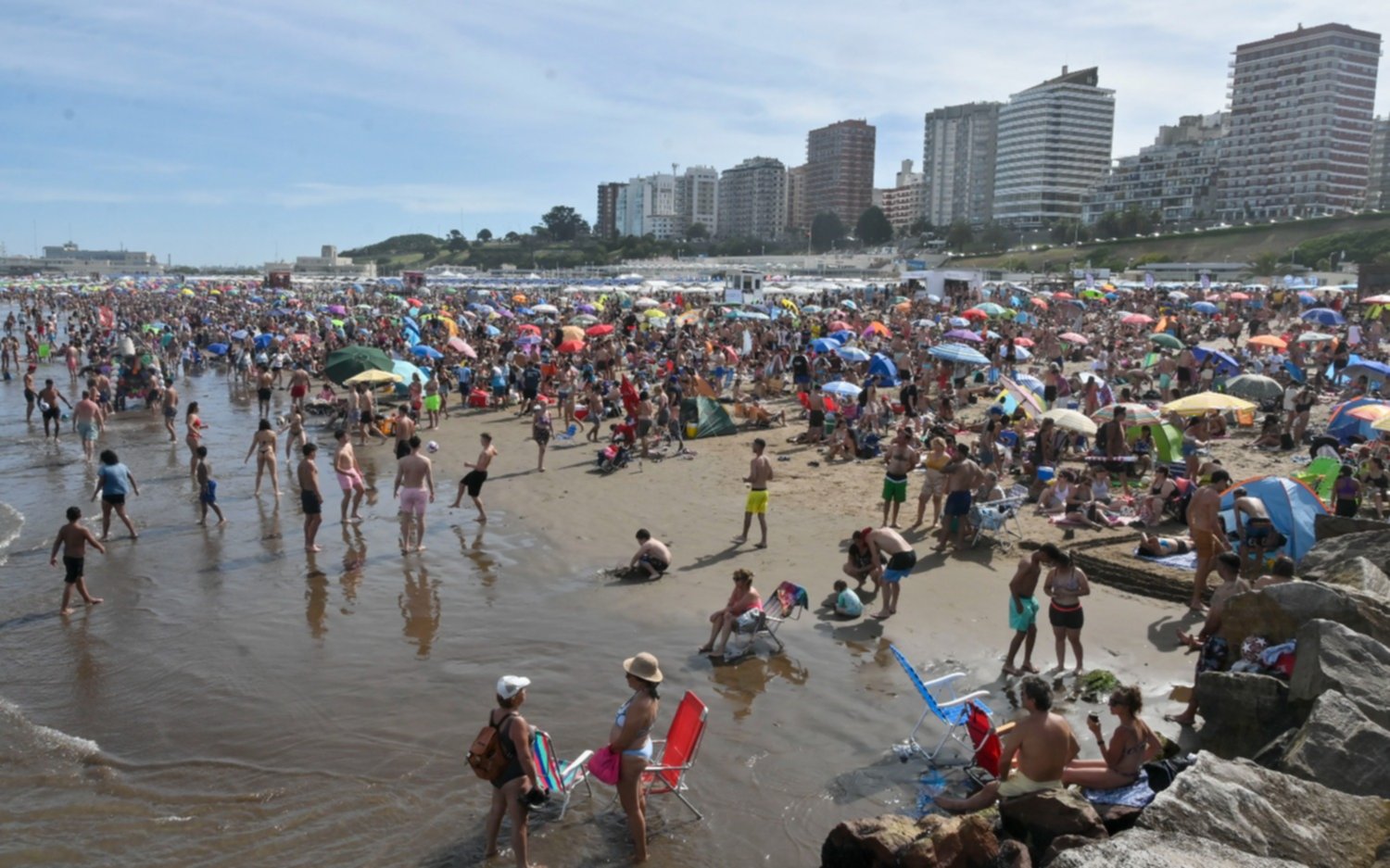 Con más de 30°C, Mar del Plata se prepara para una semana a pura playa