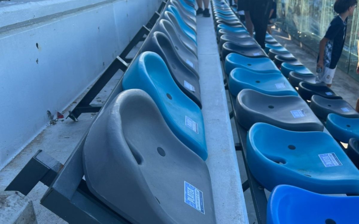Muchísima bronca en los socios por el estado de las plateas nuevas