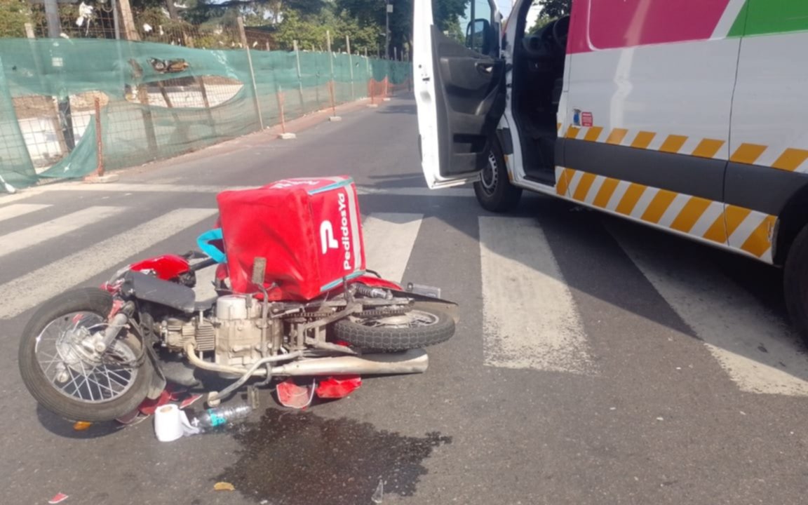 Un delivery hospitalizado tras accidentarse en 7 y 50