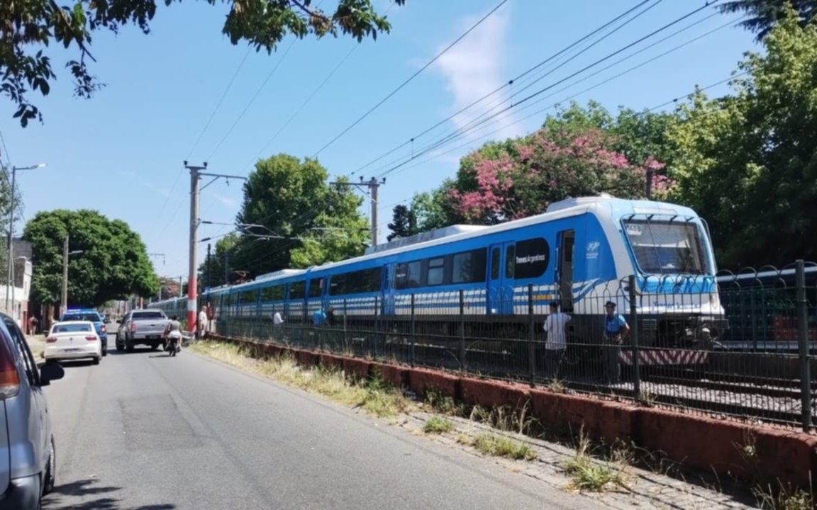 Una mujer de 61 años se tiró al paso de un tren en 1 y 35