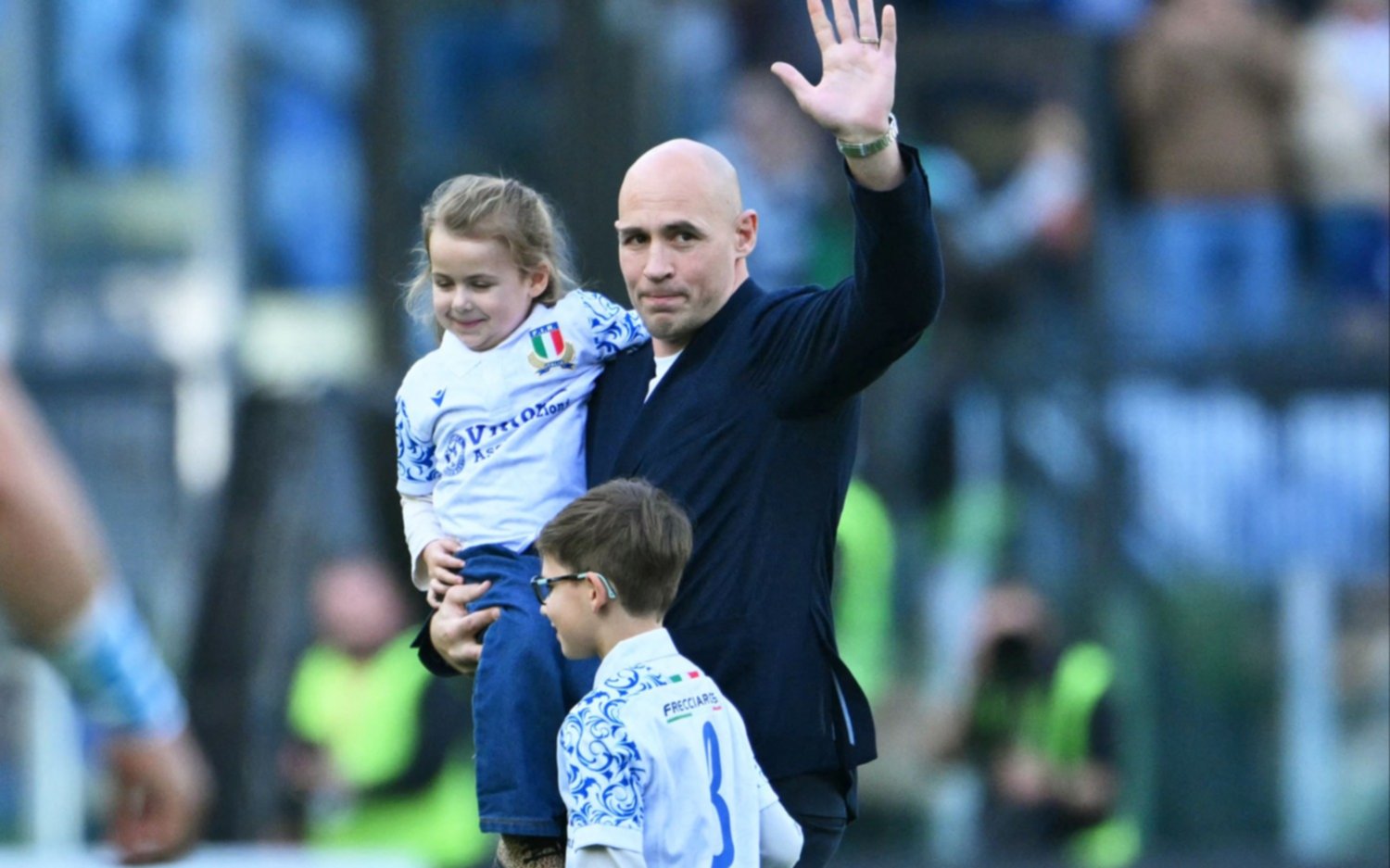 Emotivo homenaje a Sergio Parisse, en Roma