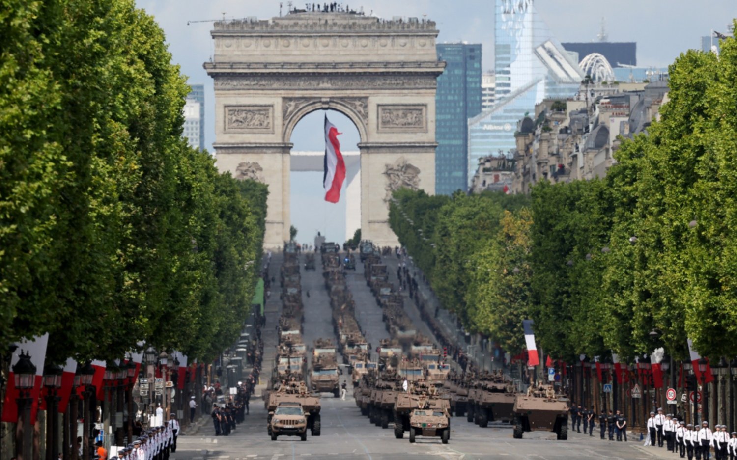 Francia presume de fuerza militar en el Día de la Bastilla