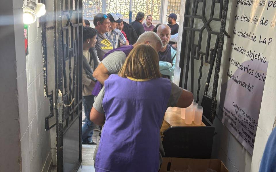 La Fundación Sumando Voluntades entregó alimentos