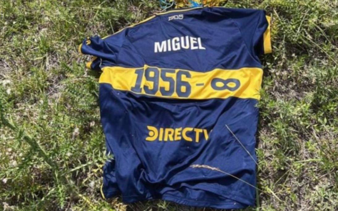 ¡Increíble hallazgo!: apareció la camiseta homenaje a Russo