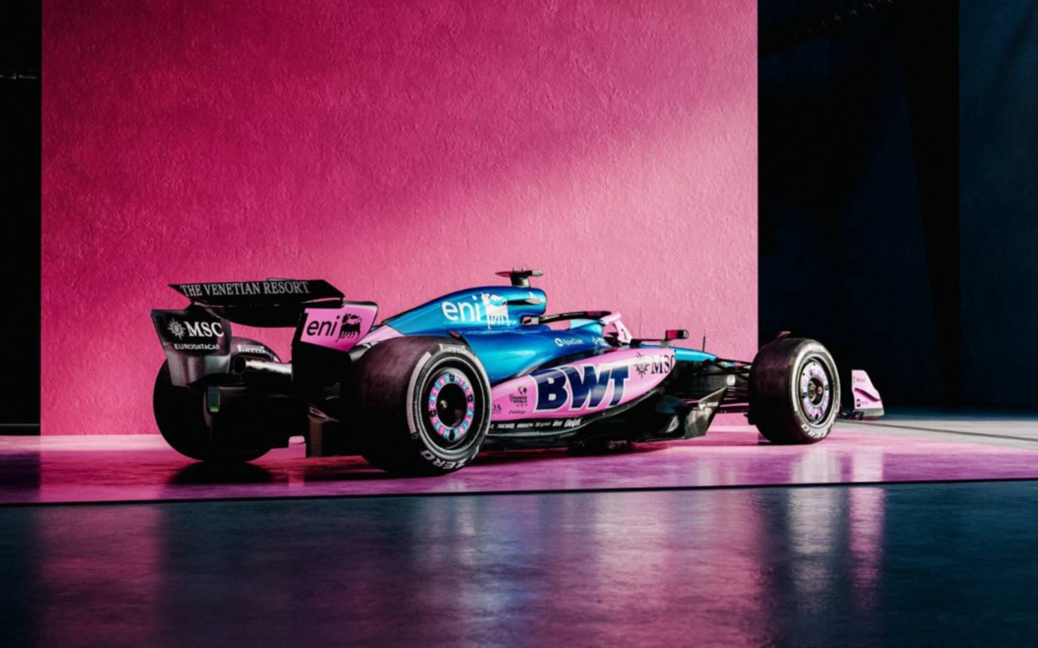 El equipo Alpine cambia de colores según la ocasión