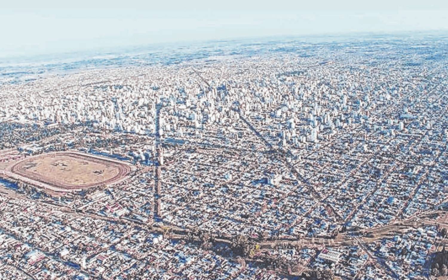 Para afuera, distante y cara: alertan sobre el avance urbano sin control en La Plata