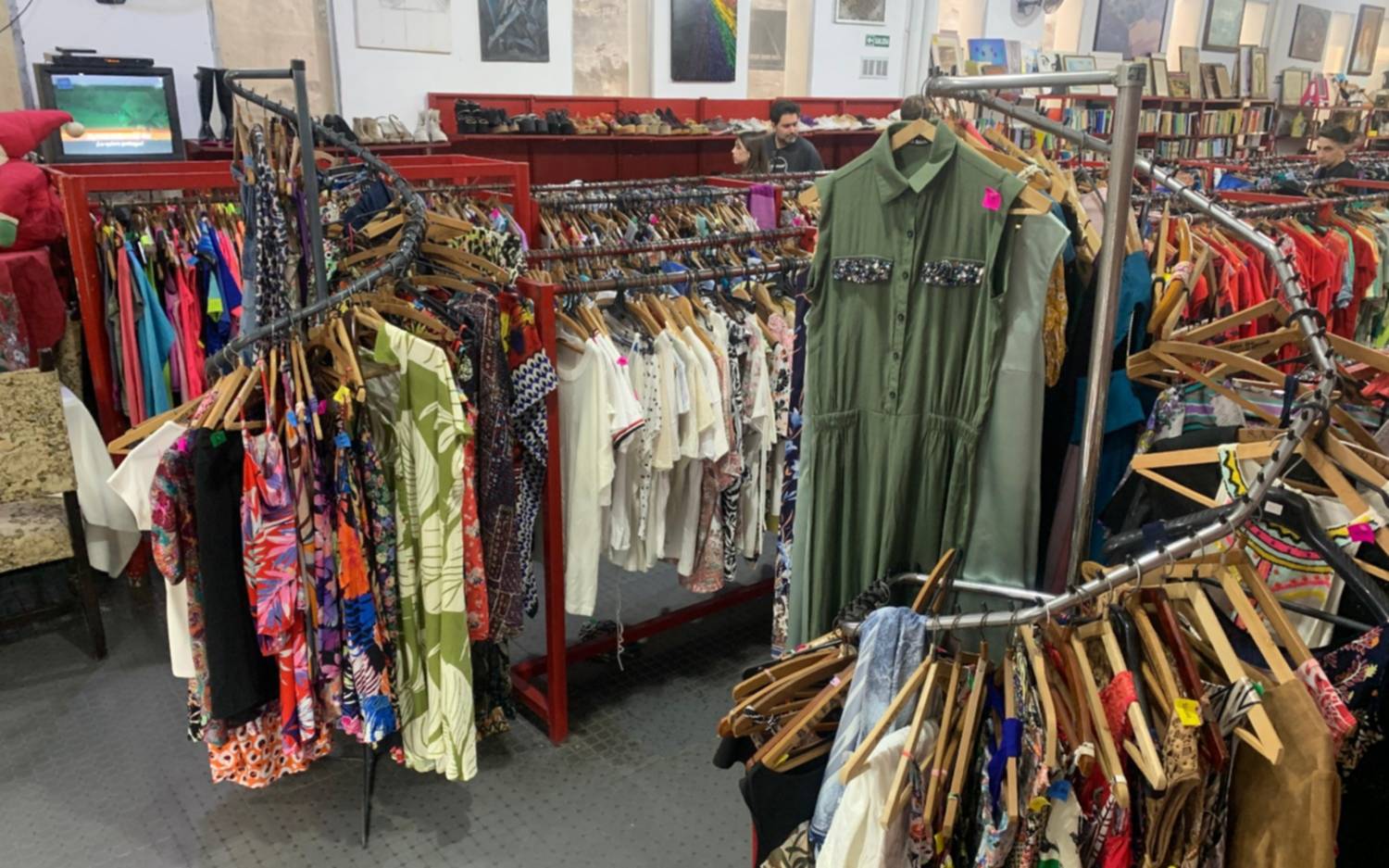 Lo viejo sirve: la ropa vintage irrumpe en La Plata