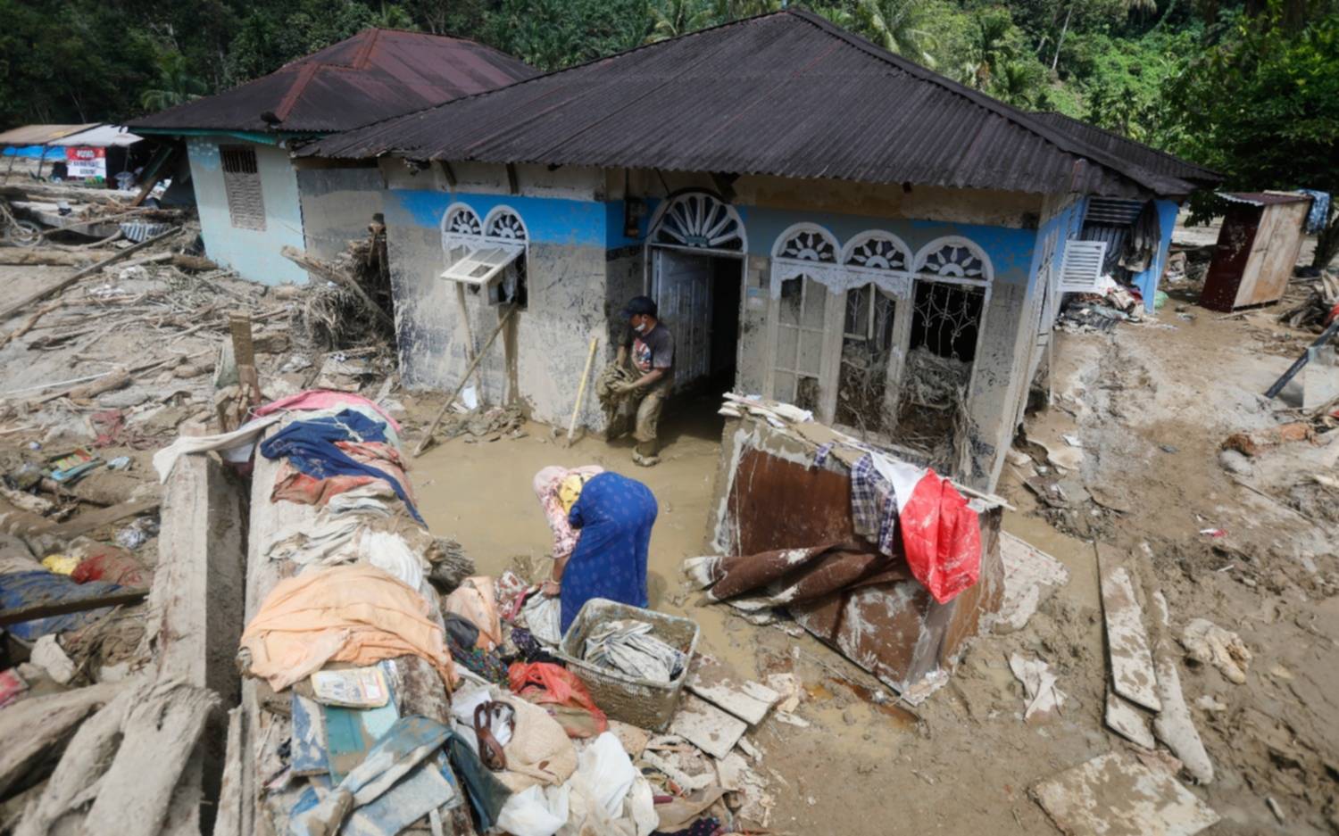 Más de mil muertos tras graves inundaciones en varias partes de Asia