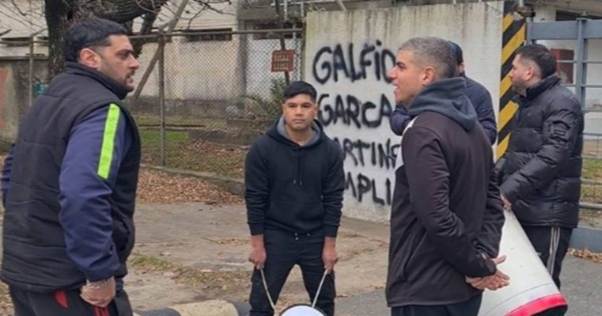 Protesta por despidos en una empresa textil de Hernández | El Dia